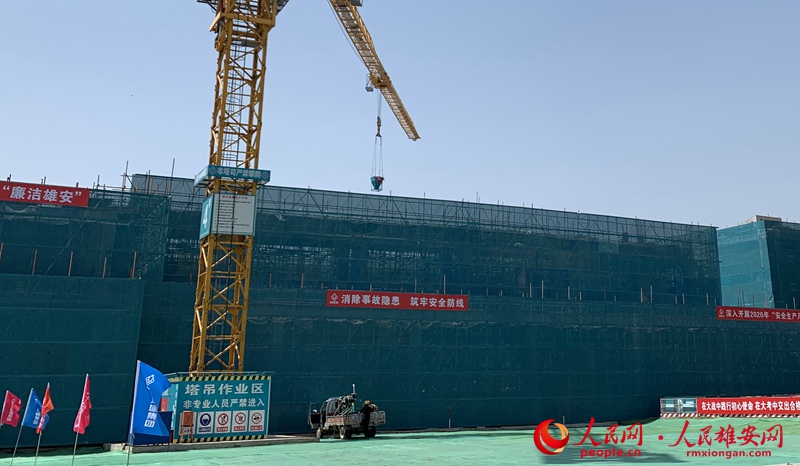 ���������۰�У������ṹ�ⶥ�ֳ�����ѩ��/��