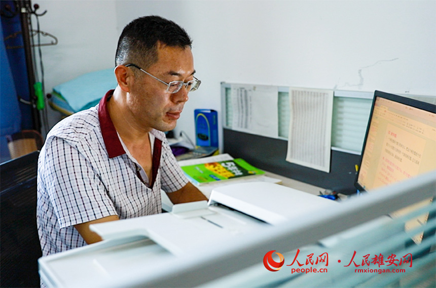 8月26日，在北京市第八十中學雄安校區，老師已經開始了新學期的備課工作。李康樂攝