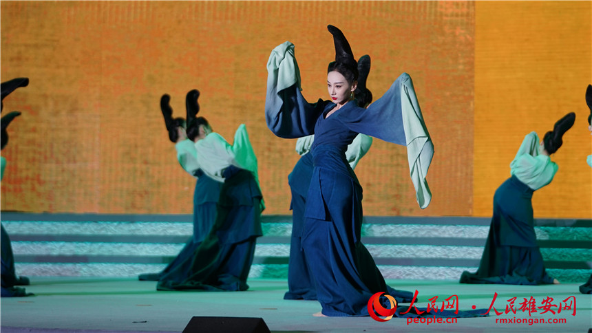 第十三屆中國藝術節閉幕式文藝演出現場。人民網 楊華龍攝