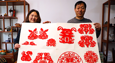 雄安教师巧剪“兔纸”迎新春