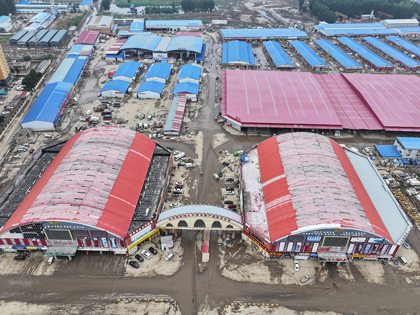 8月25日，涿州市新發地大石橋批發市場陸續有商戶開門營業。熊華明攝