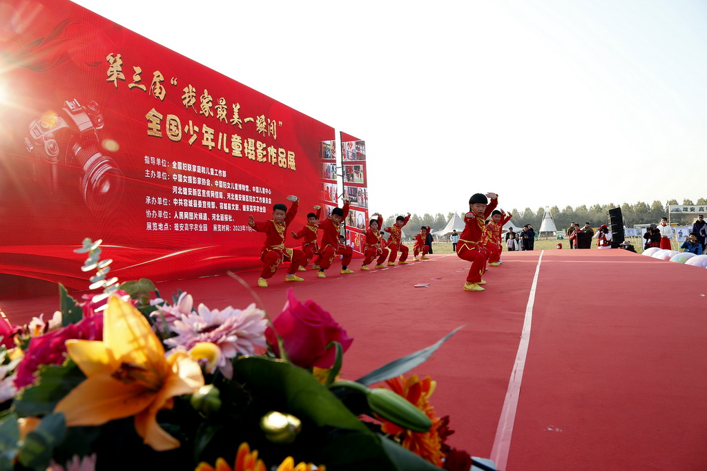 《武術少年》 表演：容城縣北河照武術會。中國女攝影家協會供圖
