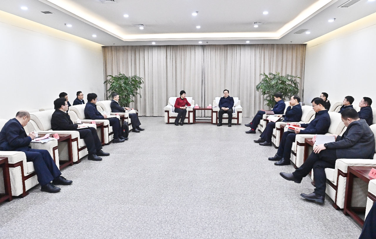 張國華與中國建設科技集團總裁孫英一行舉行工作座談。劉向陽攝