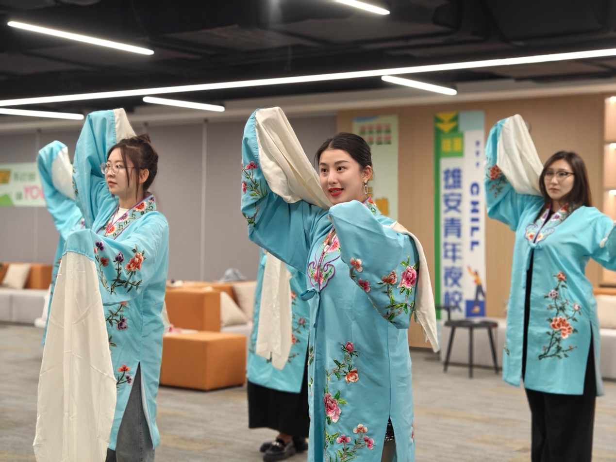 京剧课程现场。中国宋庆龄青少年科技文化交流中心供图