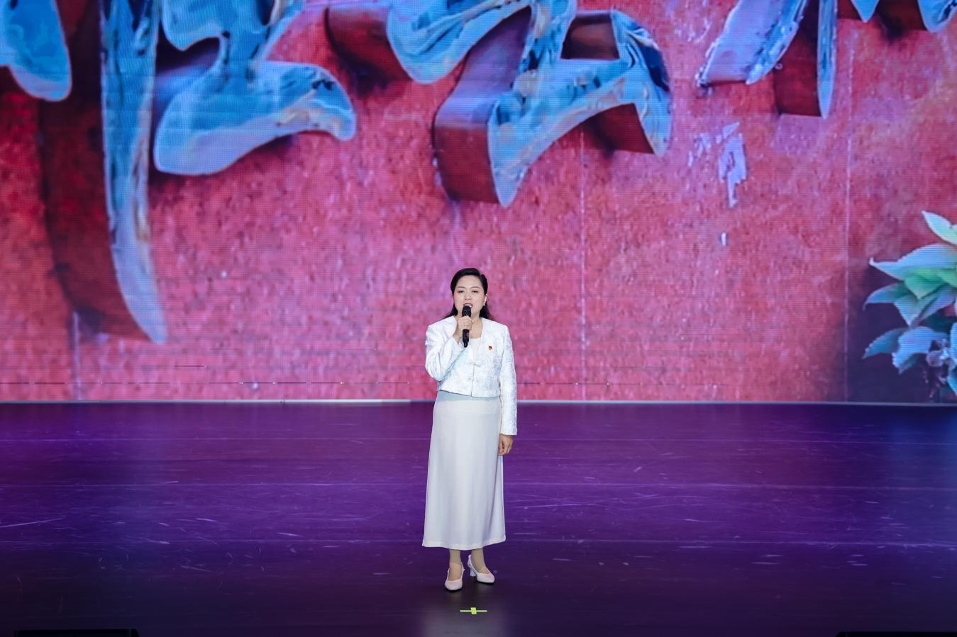 人民教师张莹莹分享了投身新区教育事业，言传身教、立德树人，守护无数颗梦想的幼芽和雄安一起筑梦前行的育人故事。雄安新区宣传网信局供图