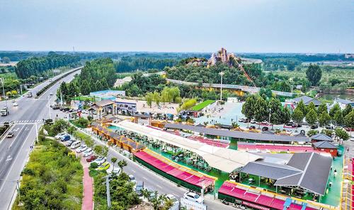 6月25日，航拍坐落於雄縣黃灣村的雄山公園。 本報記者 李東宇攝