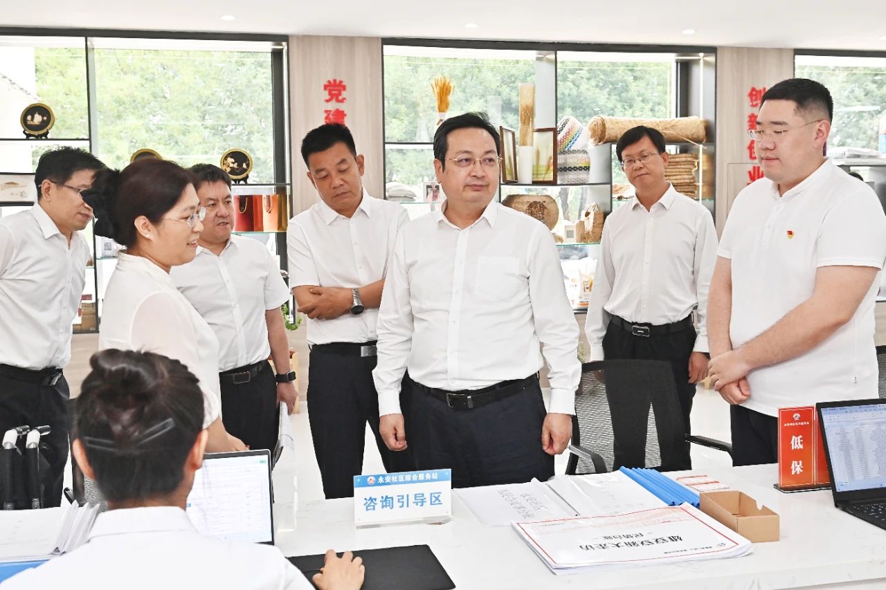 张国华在安新县调研。刘向阳摄