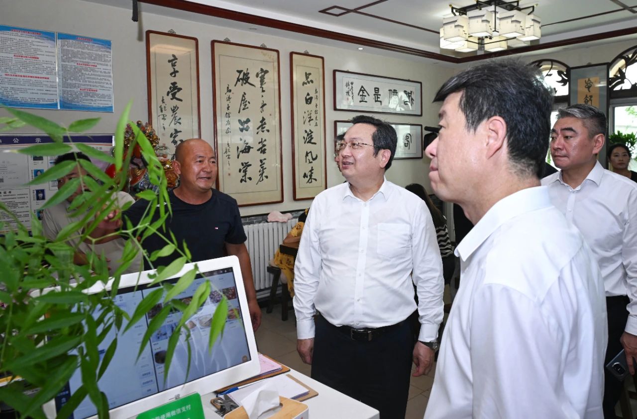 雄安新区召开白洋淀旅游环境整治提升工作现场会。雄安媒体中心王伟倩摄