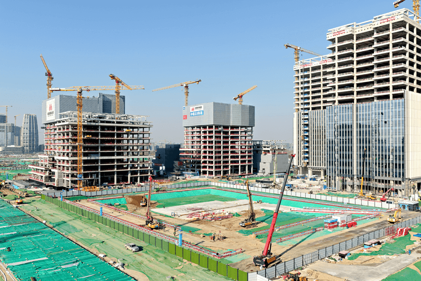 建行雄安項目周邊的財富大廈項目正在加緊建設。胡忠攝