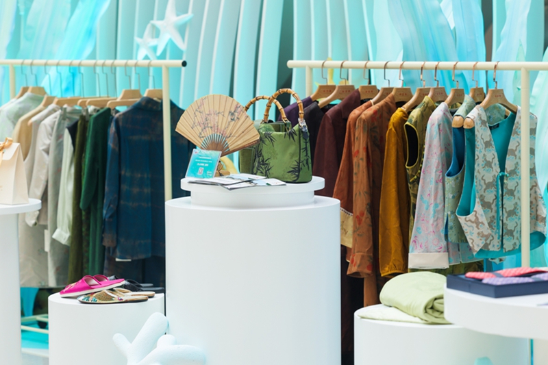 推介現場集中展示的廣西特色服飾。主辦方供圖