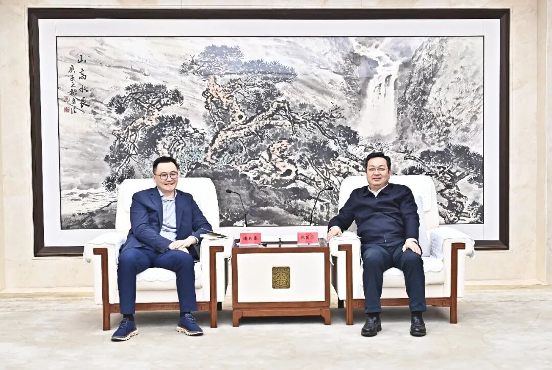 張國華與菜鳥集團黨委書記、公共事務部總經理潘新春一行舉行工作座談。劉向陽攝