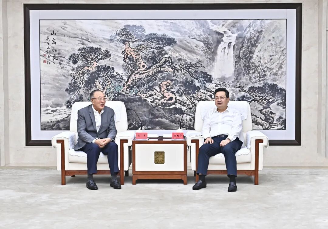 張國華與博鰲亞洲論壇秘書長張軍一行舉行工作座談。劉向陽攝